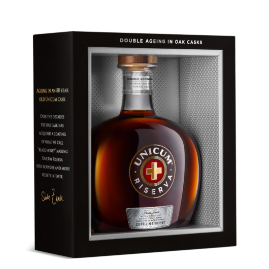 Zwack Unicum Riserva Kräuterlikör / 40 % vol / 0,7 Liter-Flasche in Geschenkbox