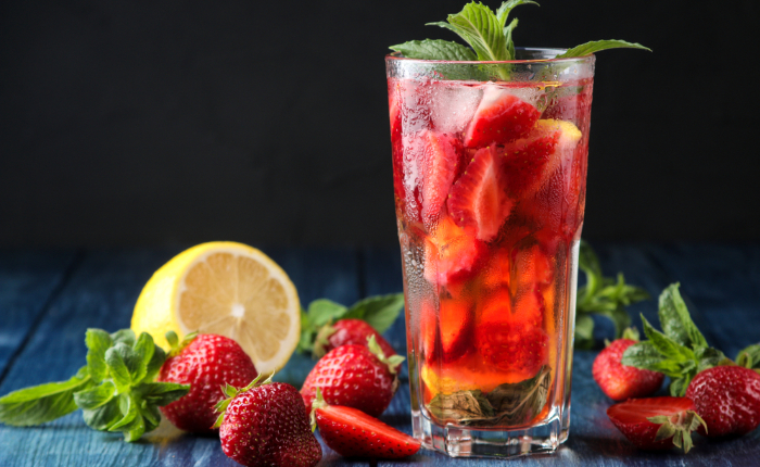 Erdbeer Mojito – fruchtiges Rezept für den perfekten Sundowner