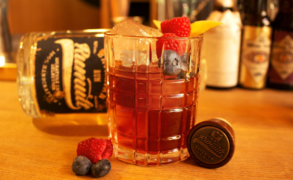 Bavarian Boulevardier mit braunem Rum Rumult Signature Cask