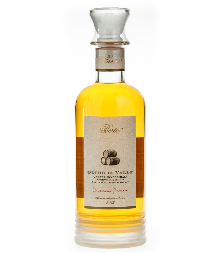 Image of Distillerie Berta Oltre Il Vallo - Grappa Invecchiata / 43 % vol. / 0,7 Liter-Flasche in Geschenkdose