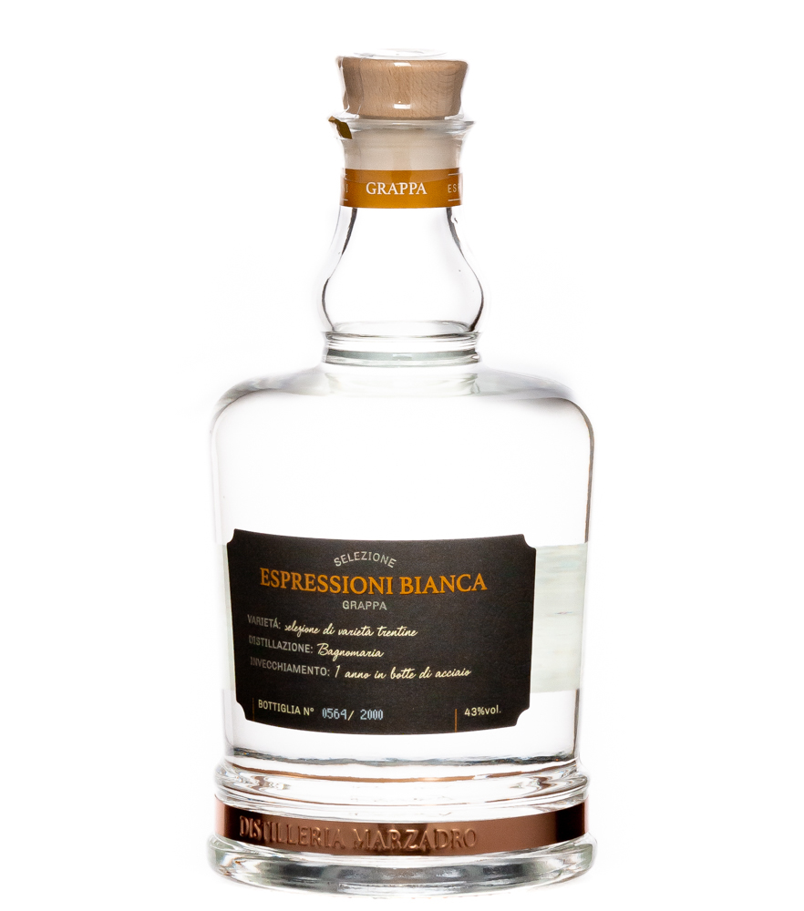 Image of Marzadro Grappa Espressioni Bianca / 43 % Vol. / 0,7 Liter-Flasche in Holzschatulle