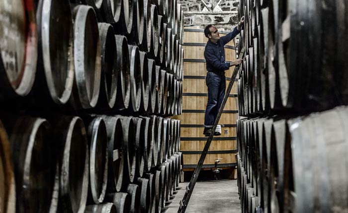 Plantation Rum lagert in gebrauchten Cognac-Fässern